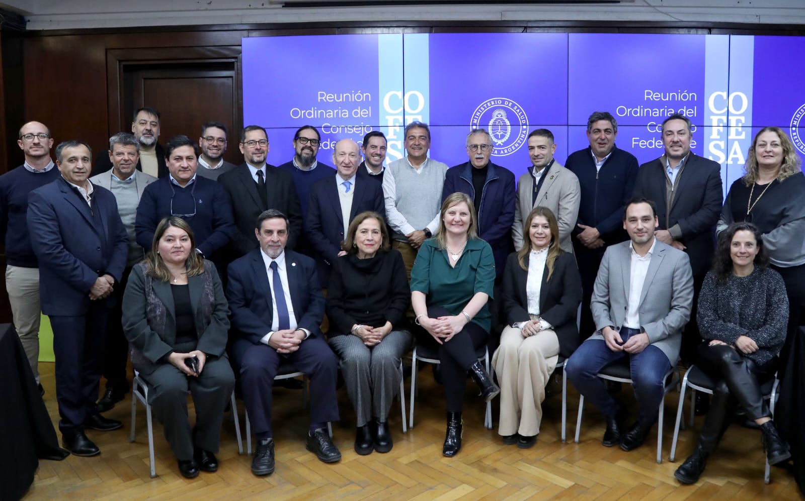 ¡No es un juego! Hacen un llamado urgente a toda la población para que se acerquen a los vacunatorios
